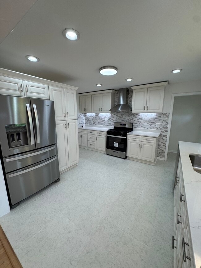 Photo - 7450 Webster St