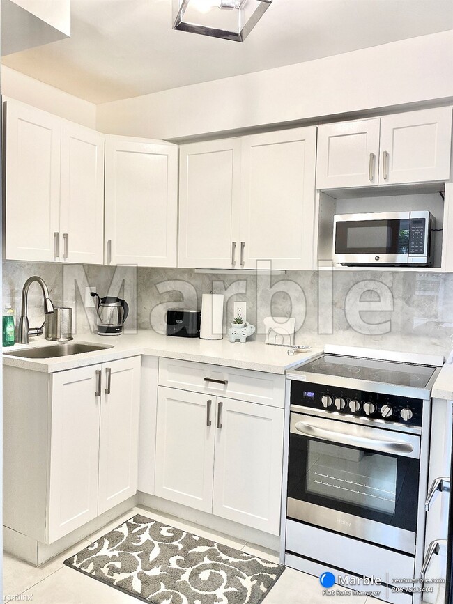 1 br, 1 bath Condo - 118 NE 46th St B - 1 br, 1 bath Condo - 118 NE 46th St B