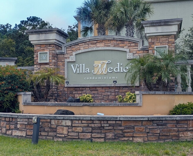 Building Photo - "Beautiful 2/2 Southside Condo On Gate Parkway with Lots of Amenities!" Unit #634