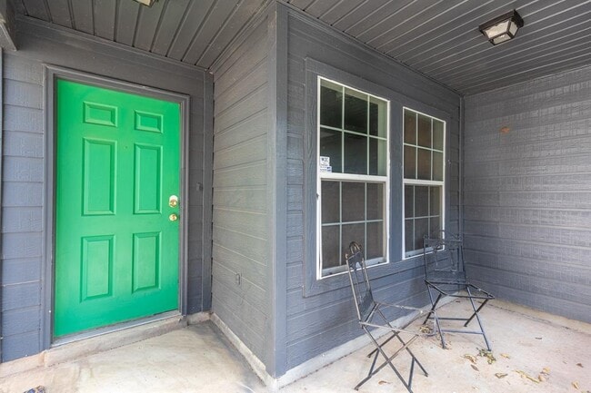 Photo - 1422 Meadow Pkwy