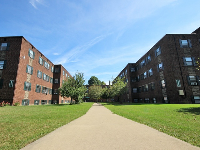 FRIENDSHIP COURT -- 162 - FRIENDSHIP COURT -- 162 Apartments