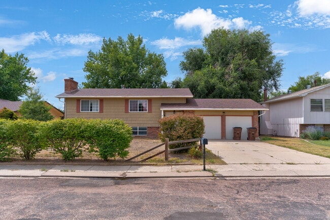 Building Photo - 3940 Oberding Dr