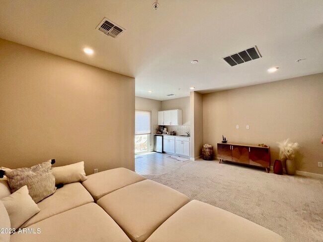 2145 W Harmont Dr