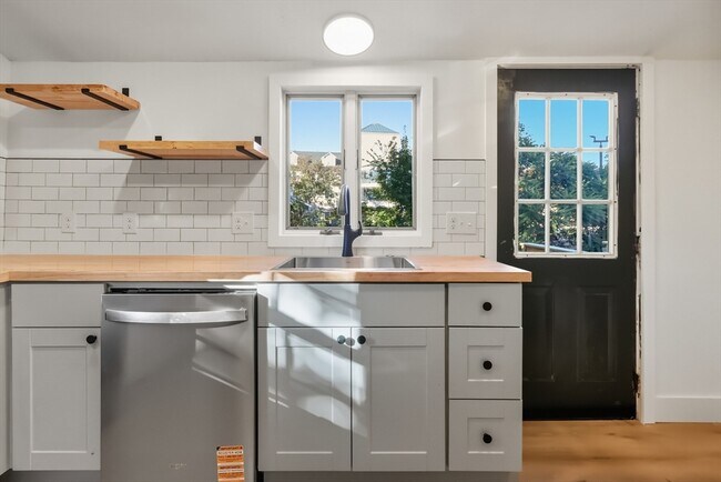 Photo - 14 Lincoln St