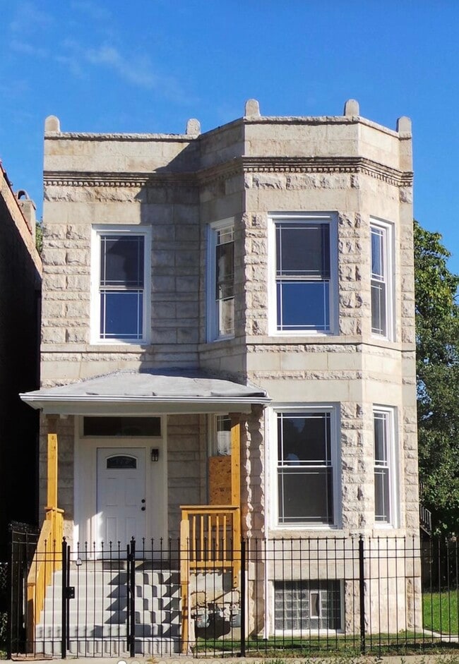 Building Photo - 3910 W Arthington St
