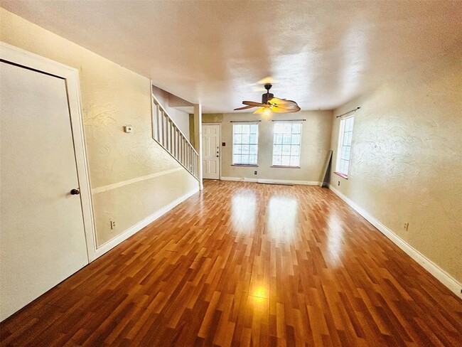 Photo - 4511 Avenue B