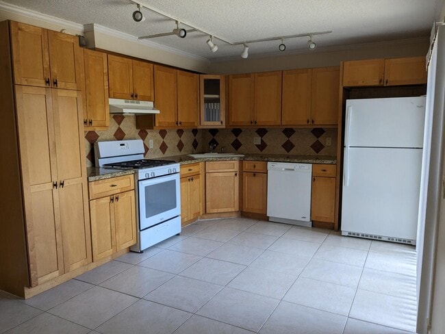 Building Photo - 1674 Forest Lakes Cir