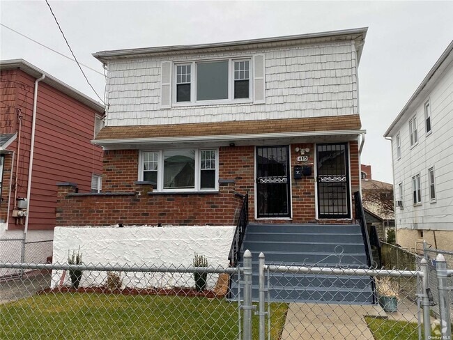 Building Photo - 450 Beach 68th St Rental