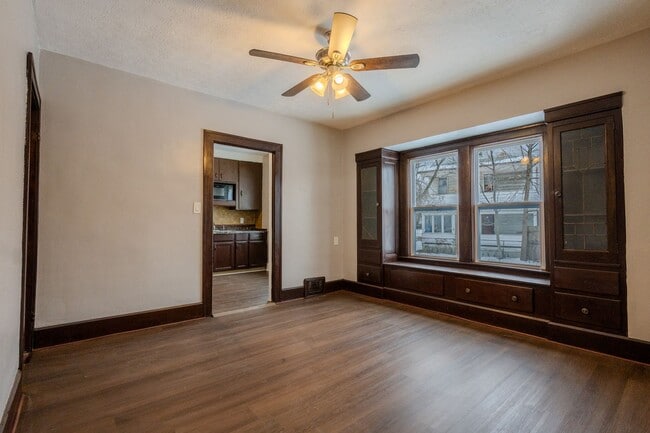 Photo - 3394-3396 W 54th St Unidad 3394 W 54th Street (Down)