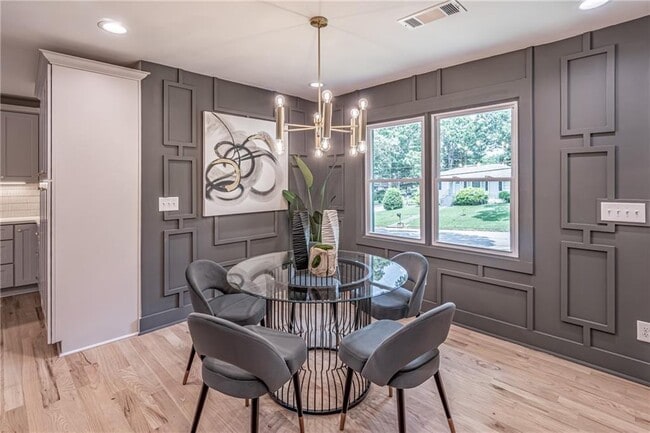 Photo - 605 Blake Ave SE