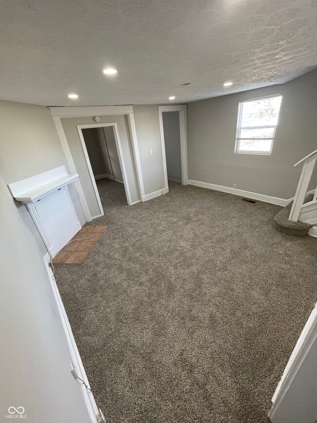 Photo - 37 N Randolph St