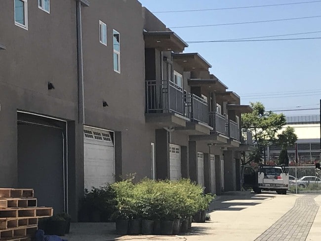 Photo - 11418 S Inglewood Ave Unit 108