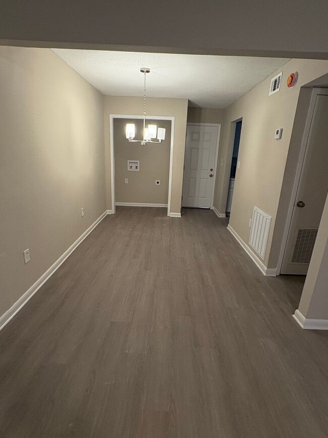 Photo - 102 Ellis Dr