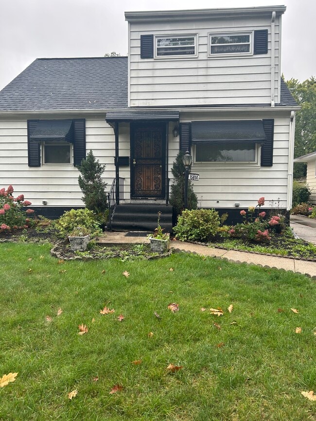 Photo - 15914 Bryce Ave