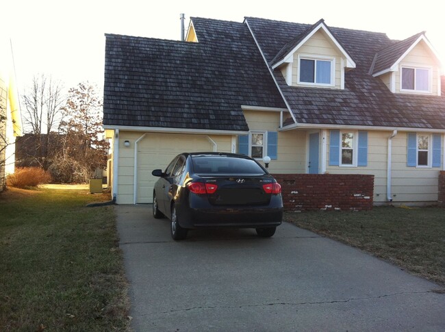 Building Photo - Westland Place Unit 3727 Westland Place