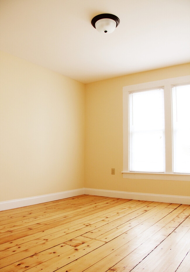 Photo - 147 N Union St Unit APT 2