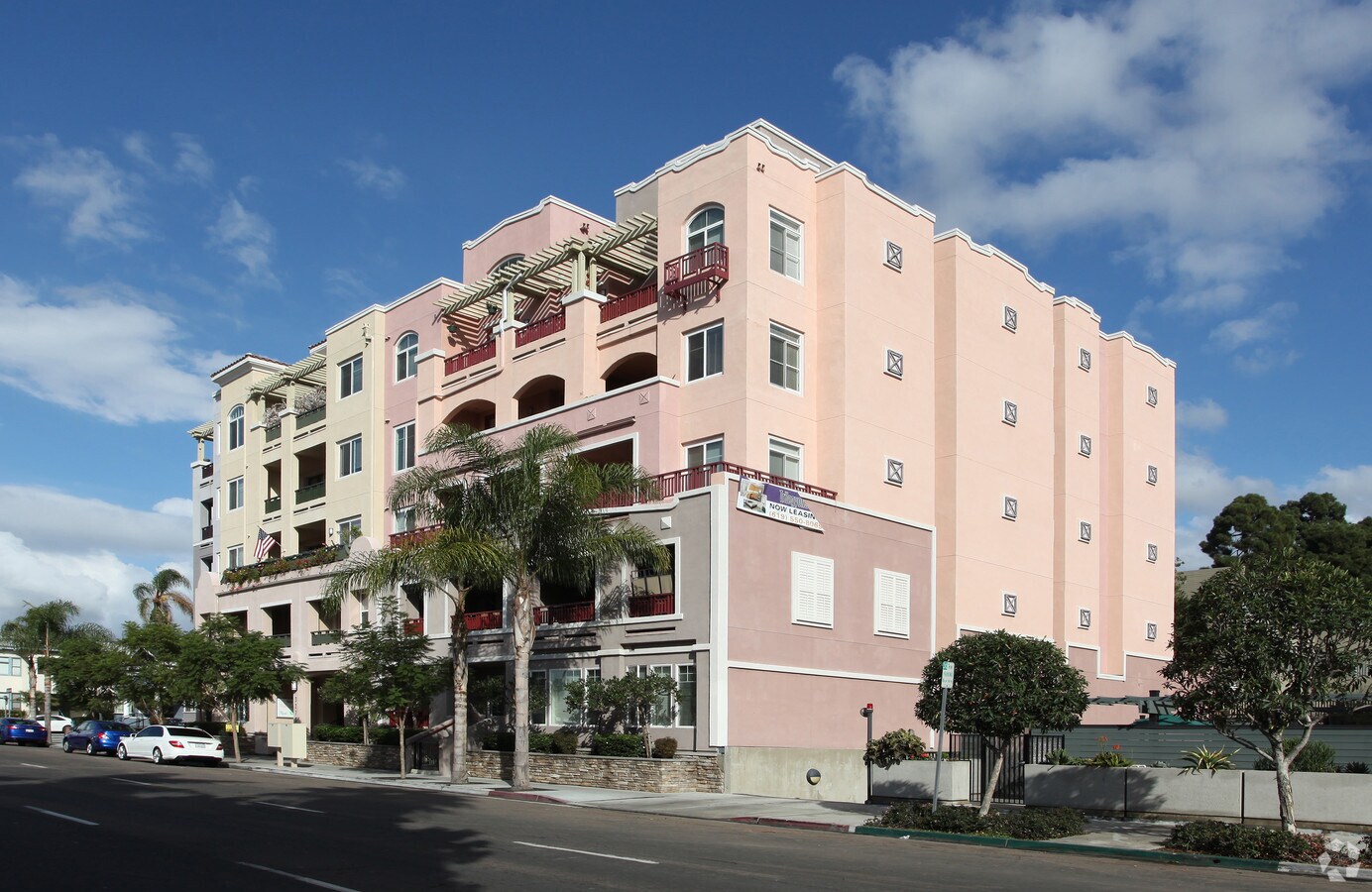 Primary Photo - 25 on 5th