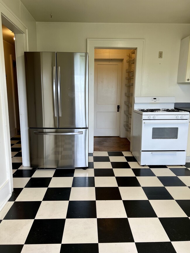 421 Park Dr Unit 4