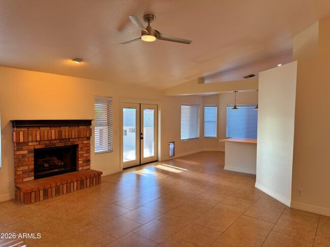 Photo - 808 N Winthrop Cir