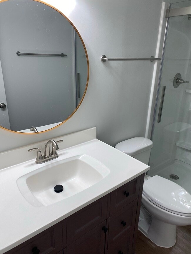 Photo - 1600 Park Cir