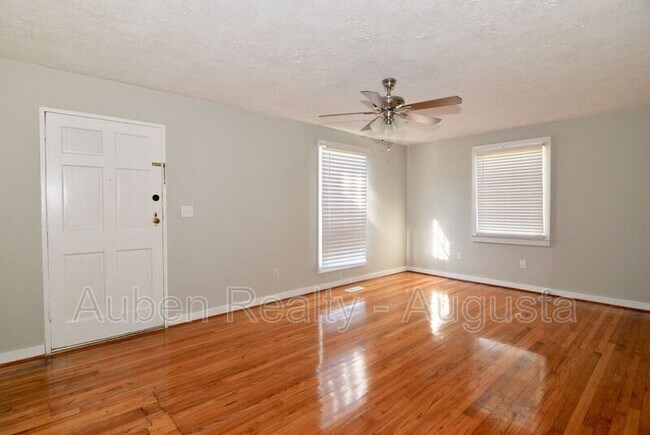 Photo - 2315 Henry Cir