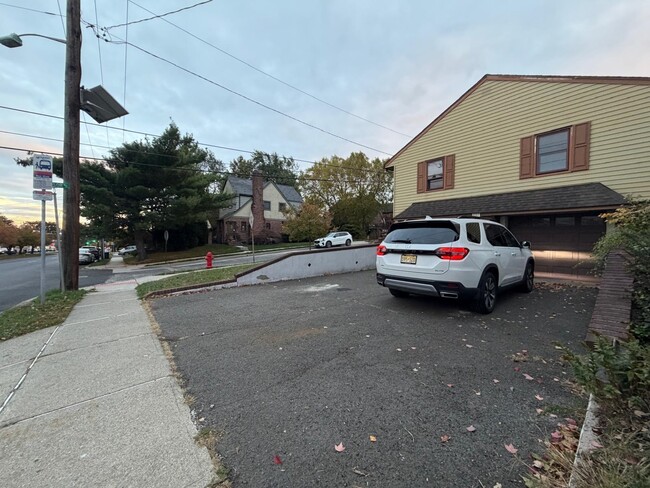 Photo - 697 Allwood Rd