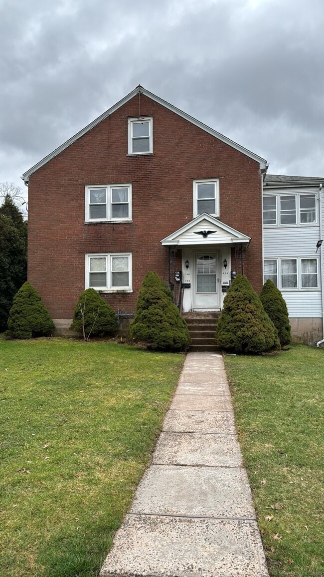 Photo - 175 Russell St Apartment Unit REAR