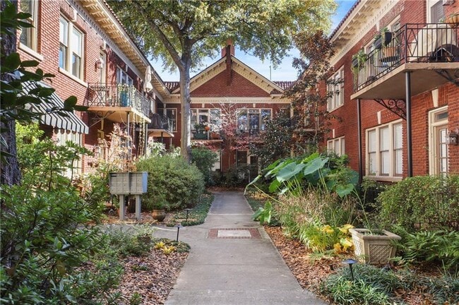 Photo - 1015 Piedmont Ave NE Unit D2