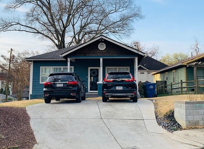 Photo - 1045 Boulevard Dr SE