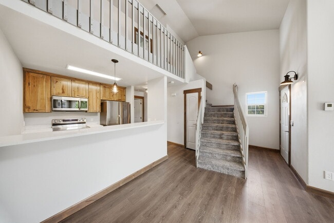 Photo - 848 N Chase Rd