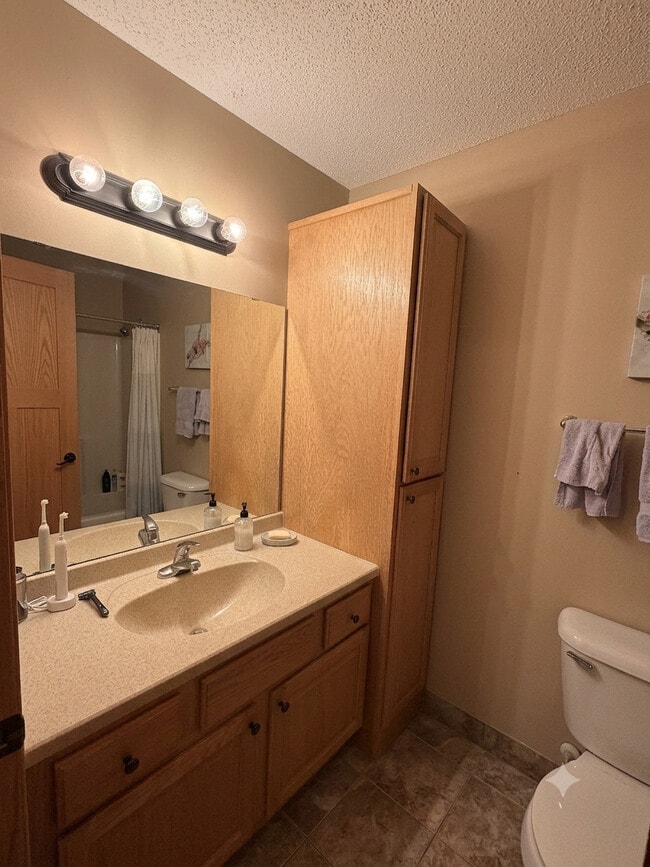 2B 2B 2nd Bath J - Kensington