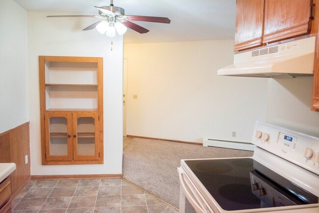 Photo - Tonkaway Apartments