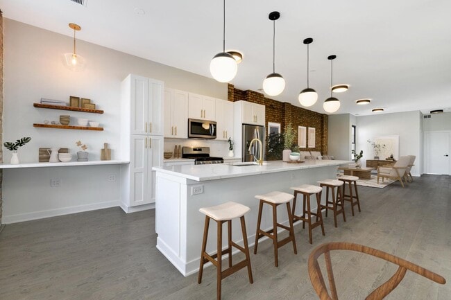 Photo - 06 - Mil 1371 LLC Unit 2