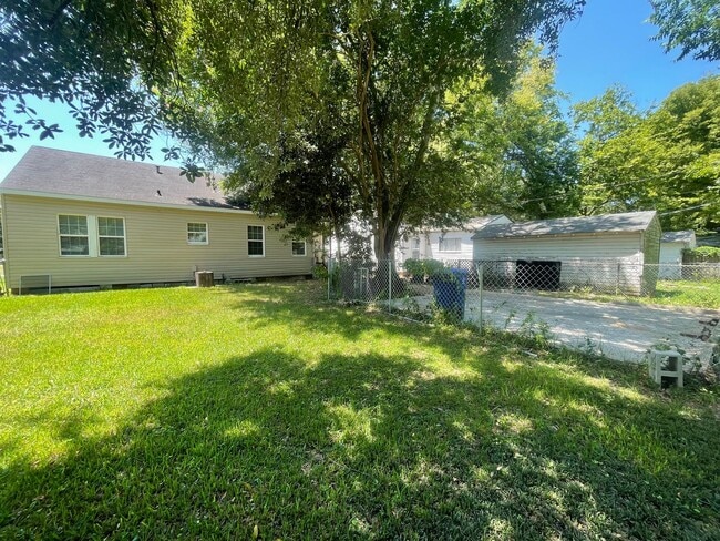 Photo - 250 E Fairview St