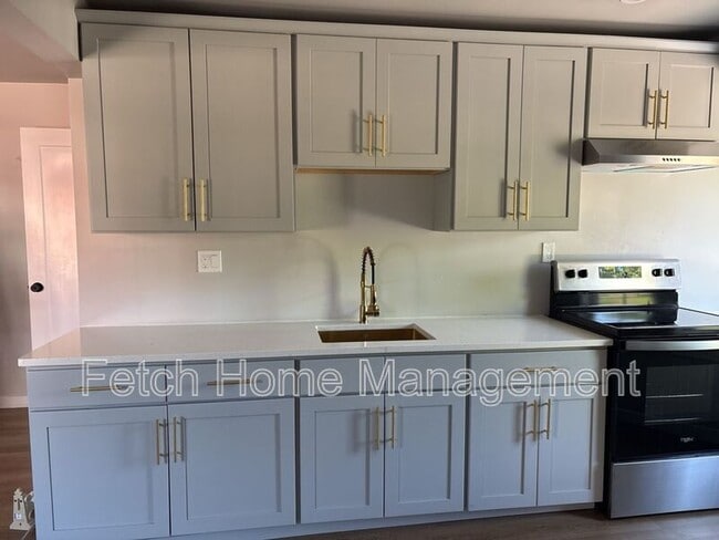 Photo - 218 Walnut St