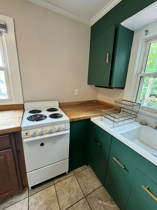 Photo - 262 Monfredo St
