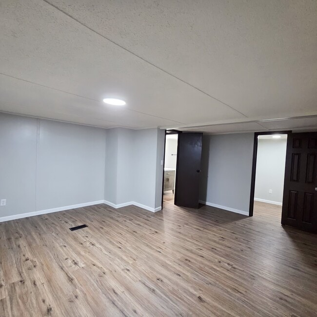 Photo - 93 Deerwood Park