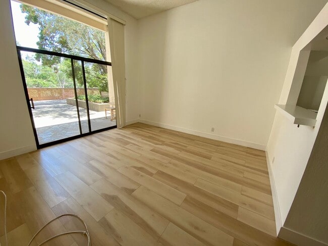 Photo - 310 N Civic Dr Unit 301