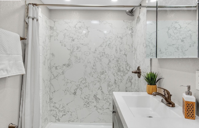 Photo - 2106 57th Ave