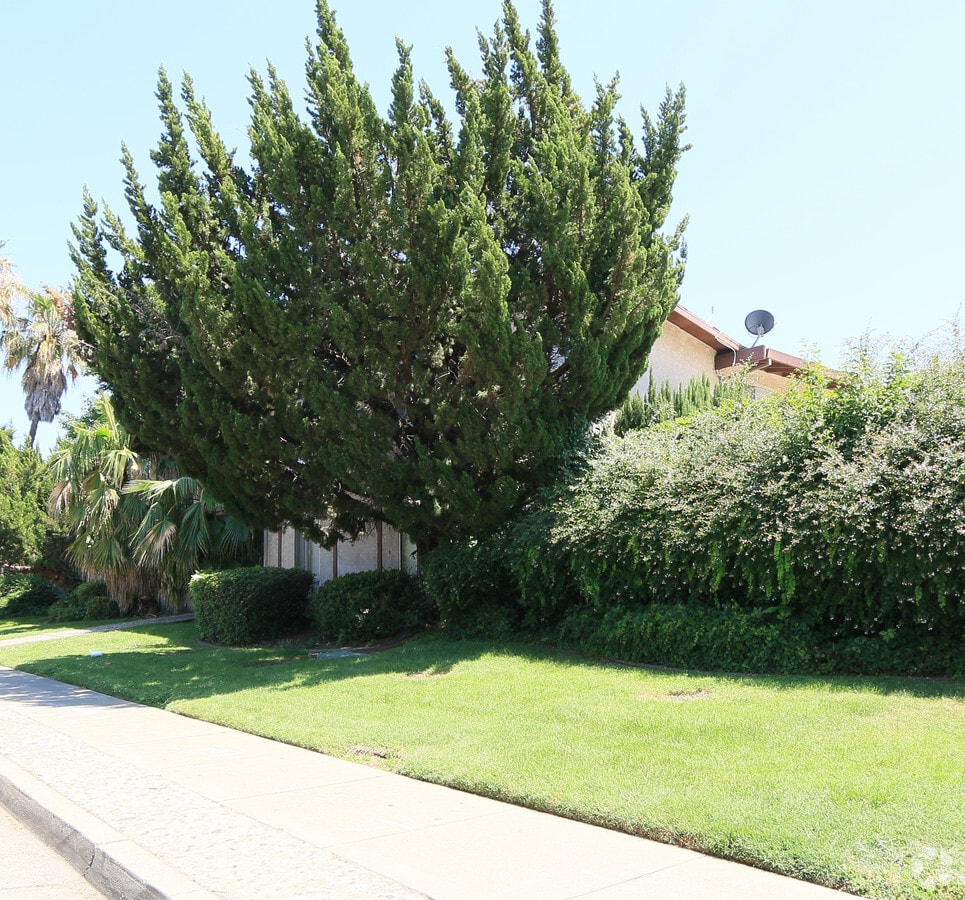 Photo - 1166 B St
