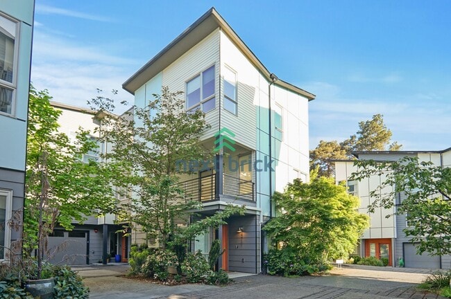 Photo - 3 BED & 3 BATH TOWNHOUSE FOR RENT