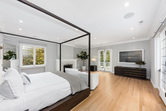 85 Fagan Dr