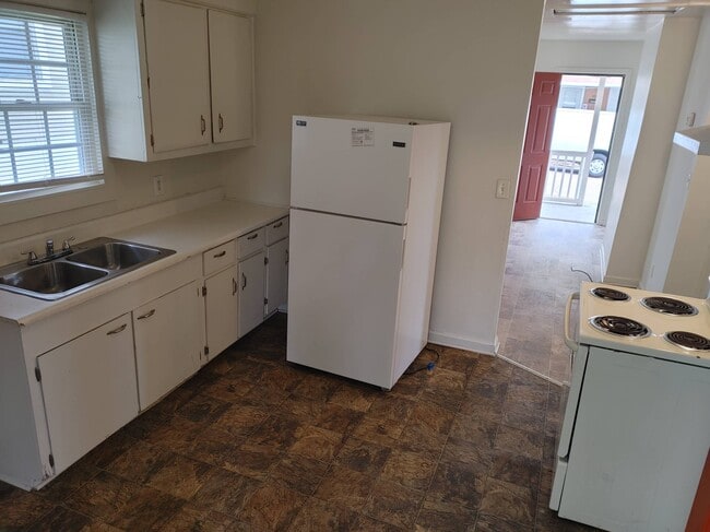 Photo - 108 Taylor St