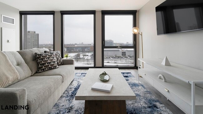 Photo - 1922 W Ogden Ave Unidad 1114