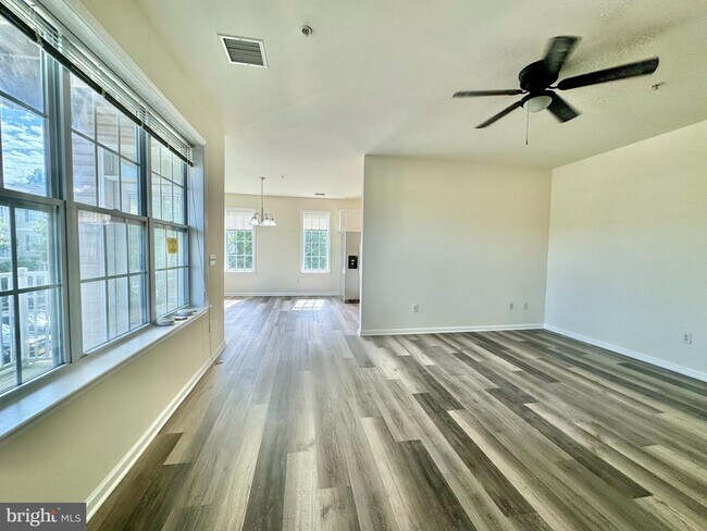 Photo - 921 Timberlake Dr