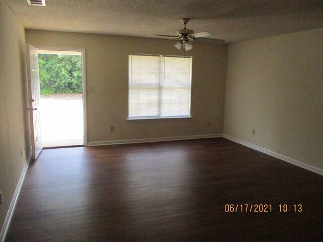 Photo - 2511 Cardinal St