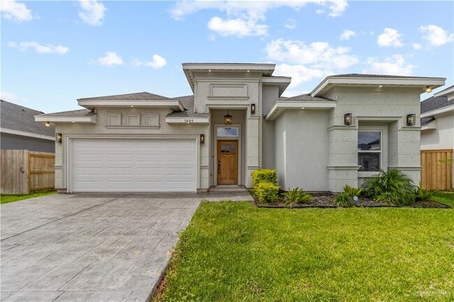 Building Photo - 13 Magnolia St