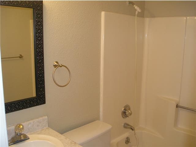 Photo - 1914 Margalene Way