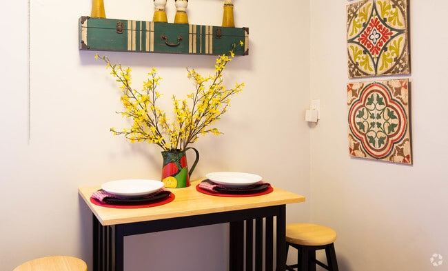 Photo - College Gardens & Melbourne Apts /Townhouses