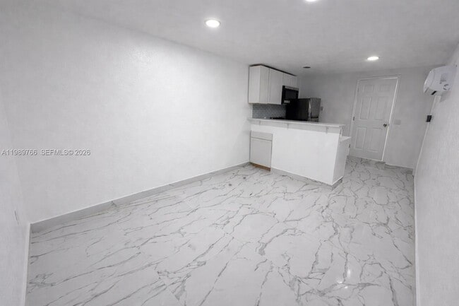 Building Photo - 3328 Wilson St Unit A